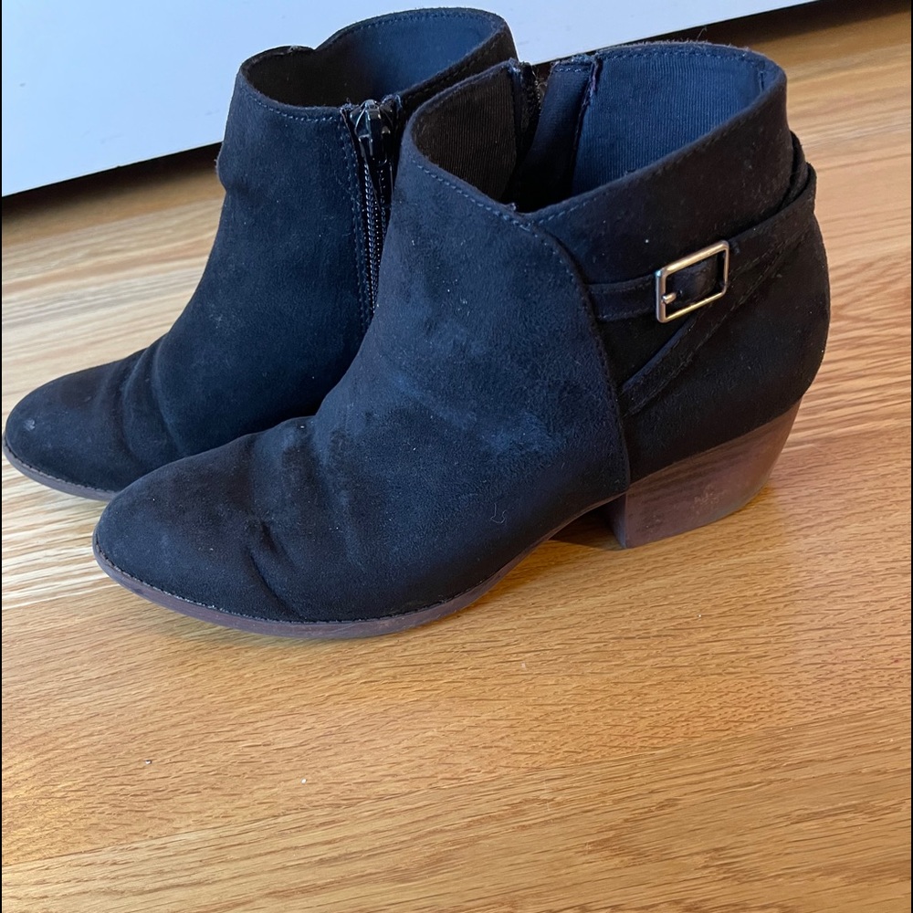 Old Navy girls black boots. Size 4